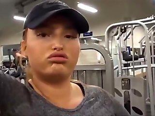 Supersexy BBW Yogamom
