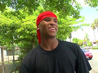 Cocksucking Nubian bottom drilled outdoor on public place